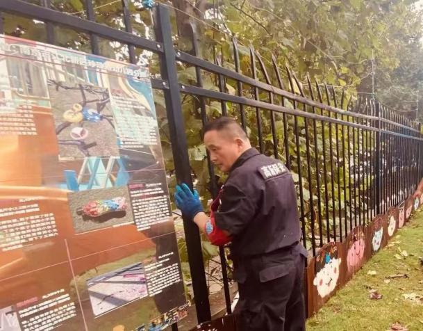 C:/Users/BA/Desktop/風(fēng)雨過后南京保安迅速行動(dòng)，恢復(fù)安“寧”面貌/8.jpg8